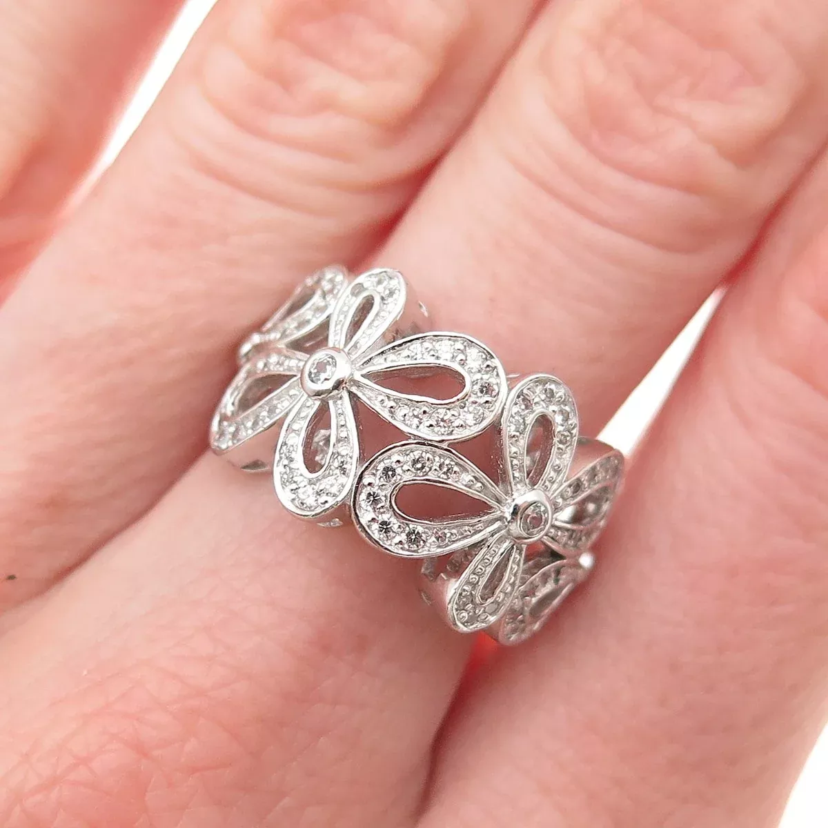 925 Sterling Silver Round-Cut C Z Floral Ring Size 7.25