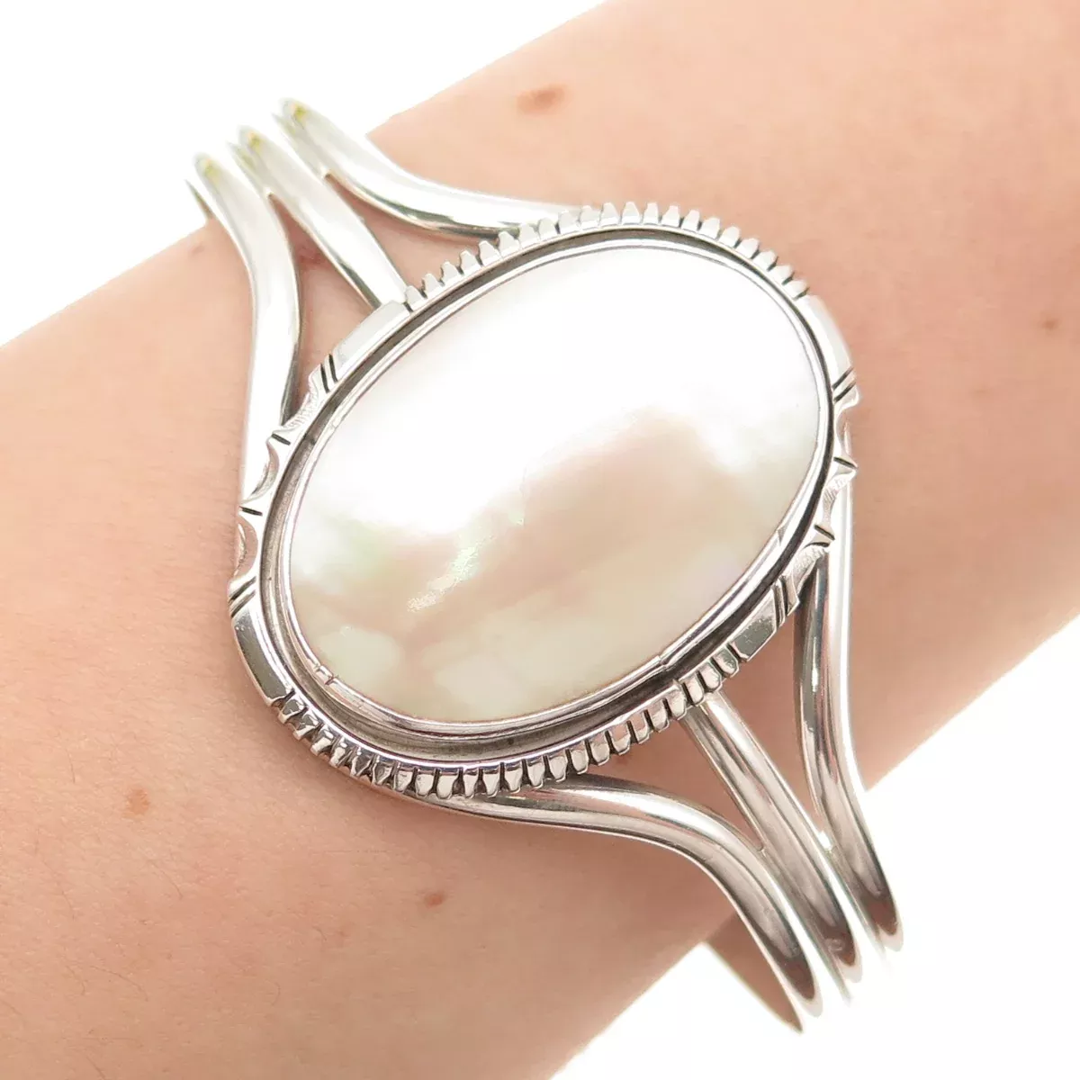 William G. Johnson Navajo Old Pawn Sterling Vintage MOP Adjustable Bracelet 7